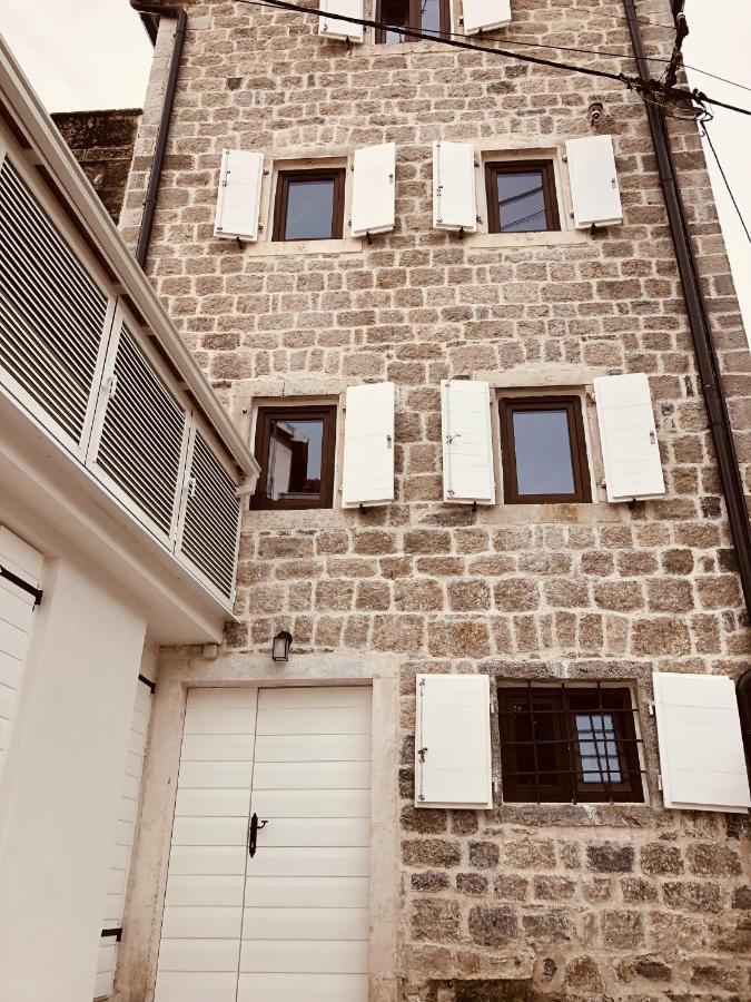Guesthouse Giraffe Donja Lastva Exterior photo